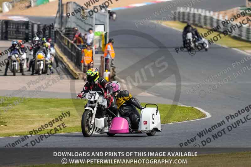 Vintage motorcycle club;eventdigitalimages;mallory park;mallory park trackday photographs;no limits trackdays;peter wileman photography;trackday digital images;trackday photos;vmcc festival 1000 bikes photographs